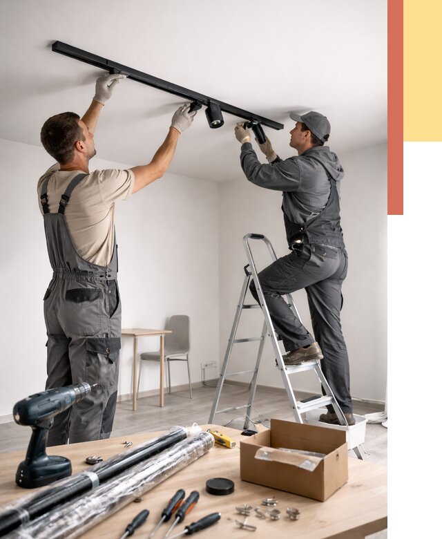 Установка трековых светильников в натяжной потолок в Пушкине от 4543 руб. | ОТДЕЛОЧНИК-Пшн